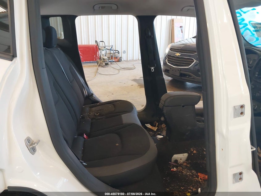 2020 JEEP RENEGADE auction photo 8