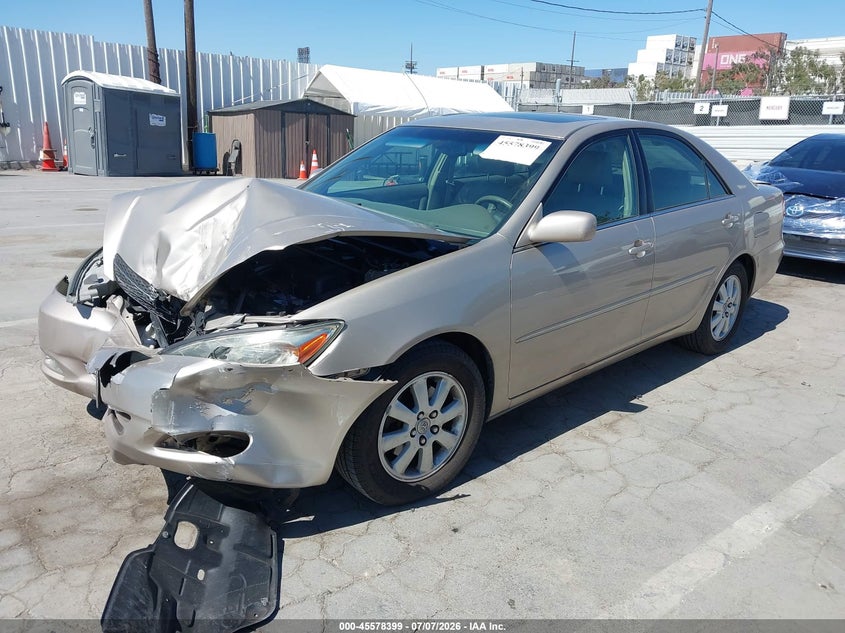 2004 Toyota Camry, Front End, IAAI, VIN 4T1BF30K64U065181 — photo 2