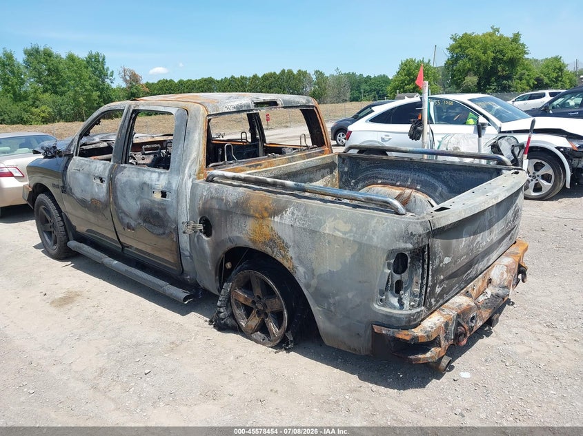 Vin: 3c6rr7kt2hg618223, lot: 46076807, ram 1500 express  4x4 5'7 box 20173