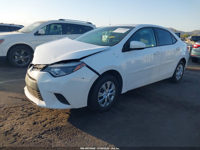 2015 Toyota Corolla, Right Front, IAAI, VIN 5YFBURHEXFP311760 — photo 2