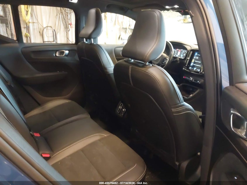 2019 Volvo Xc40 T5 R-Design VIN: YV4162UM7K2120118 Lot: 45578482