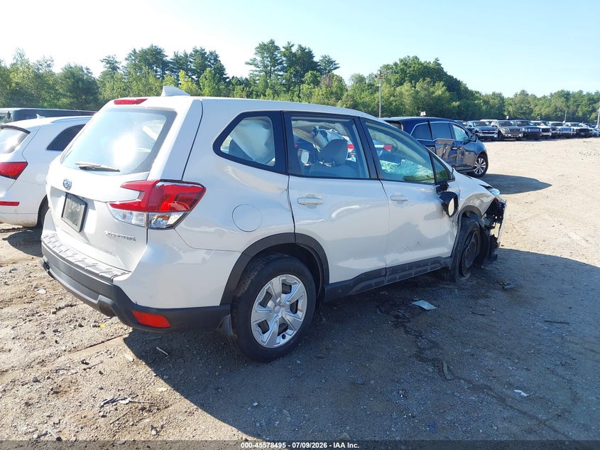 2020 SUBARU FORESTER auction photo 4