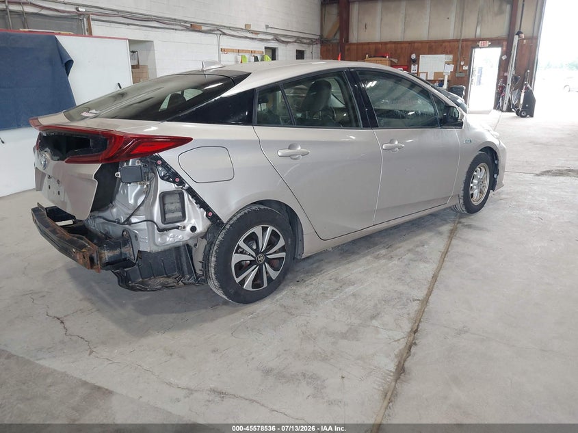 2017 TOYOTA PRIUS PRIME auction photo 4