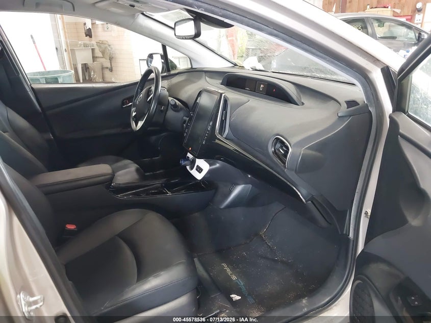 2017 TOYOTA PRIUS PRIME auction photo 5