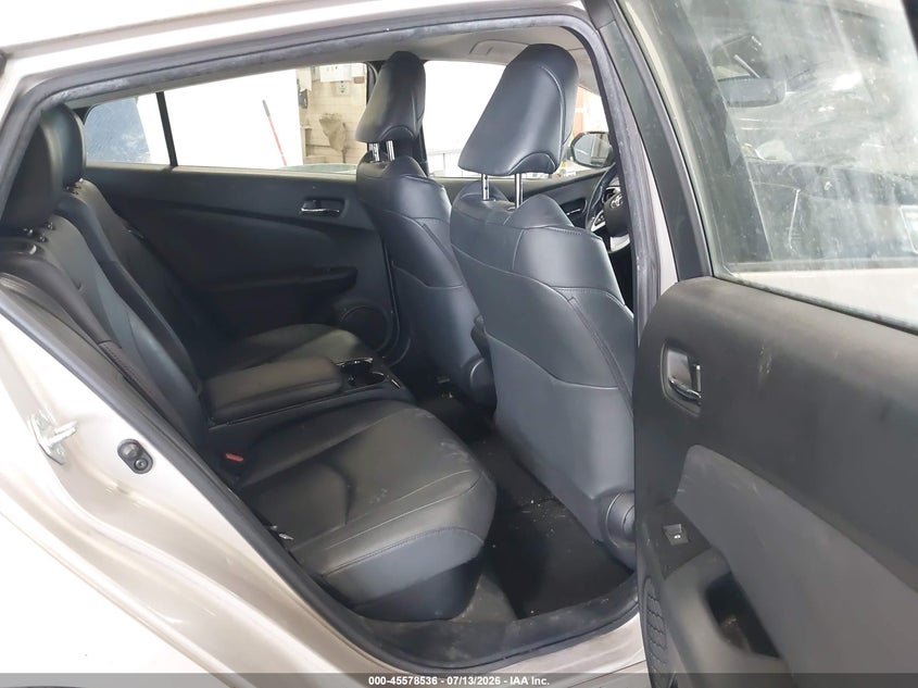 2017 TOYOTA PRIUS PRIME auction photo 8