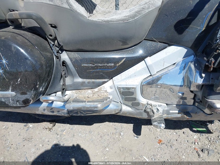 2004 HONDA GL1800 auction photo 8