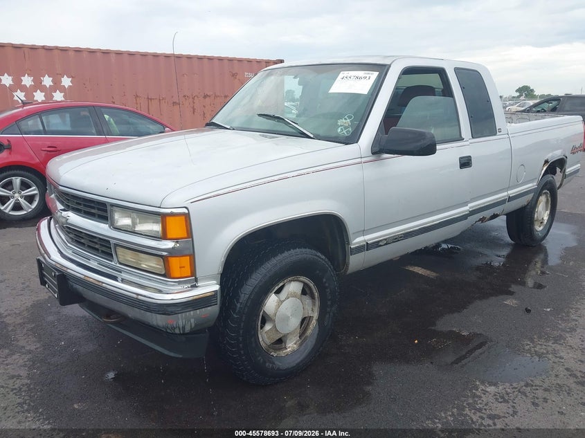 1997 CHEVROLET K1500 auction photo 2