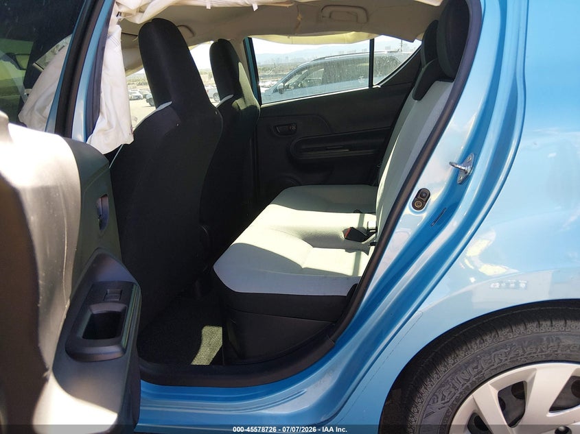 2015 TOYOTA PRIUS C auction photo 8