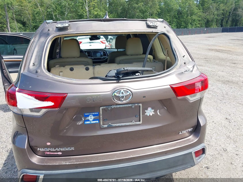 2017 TOYOTA HIGHLANDER auction photo 6