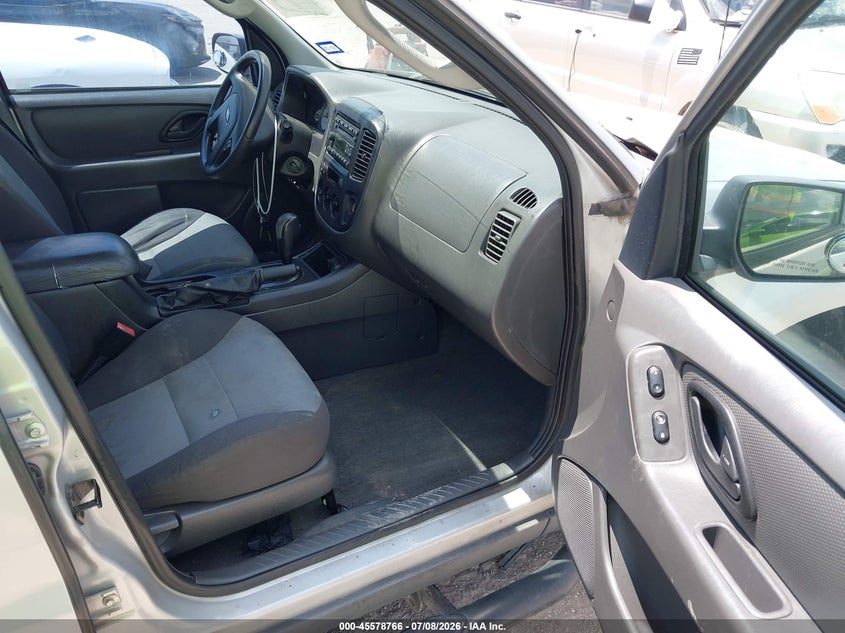 2006 FORD ESCAPE auction photo 5