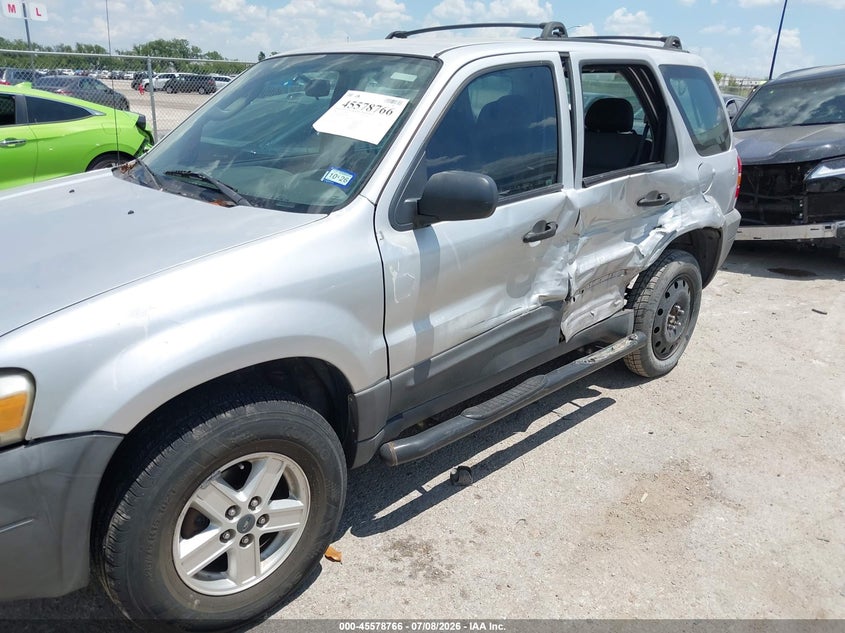 2006 FORD ESCAPE auction photo 6