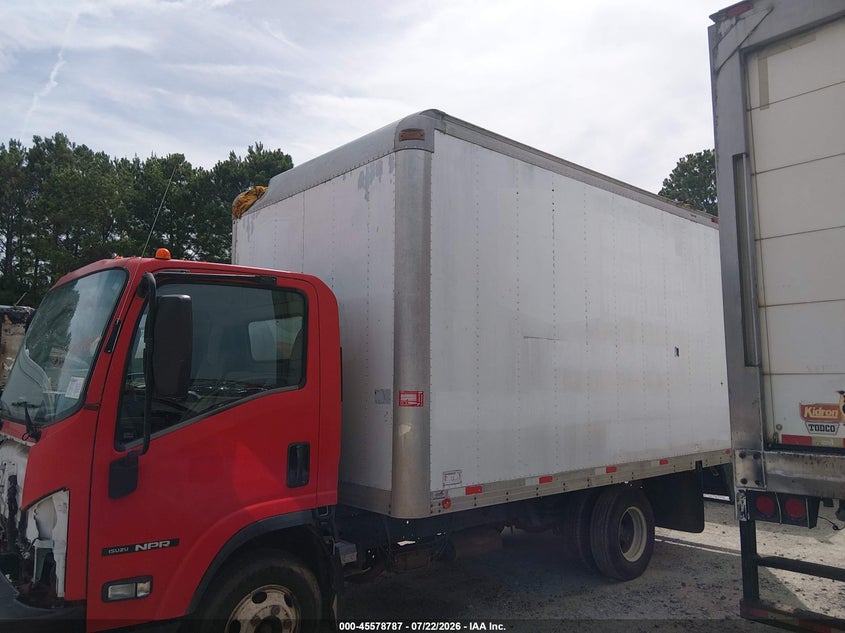 2017 ISUZU NPR GAS REG VAN N/A
