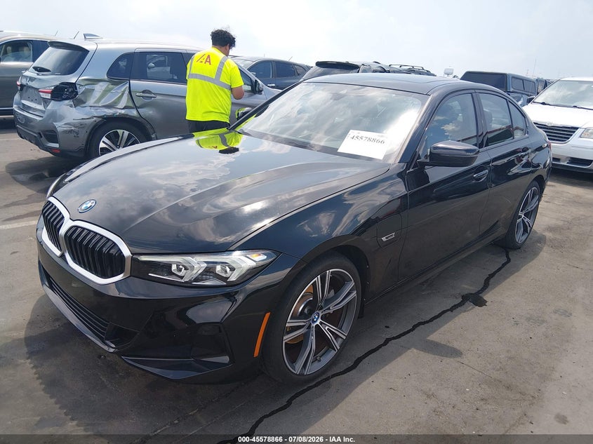 2023 BMW 330E auction photo 2