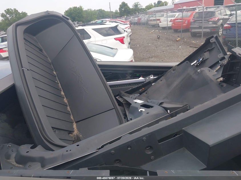 2024 Tesla Cybertruck All-Wheel Drive VIN: 7G2CEHED6RA047387 Lot: 45578897