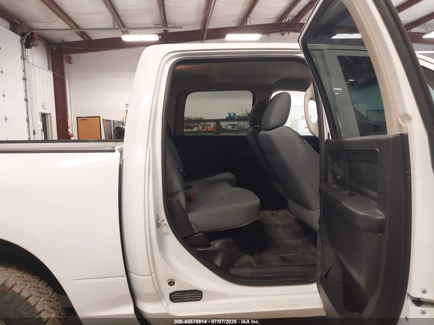 2019 Ram 1500 Classic Tradesman 4X4 5'7 Box VIN: 1C6RR7KG7KS658641 Lot: 45578914