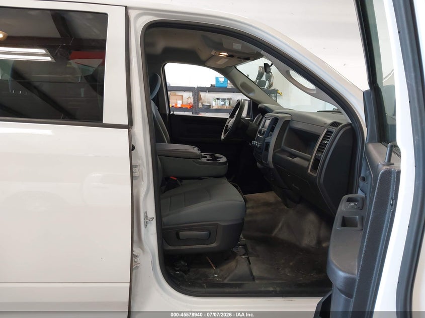 2019 RAM 1500 CLASSIC auction photo 5