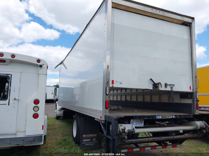 2018 FREIGHTLINER M2 106 auction photo 3
