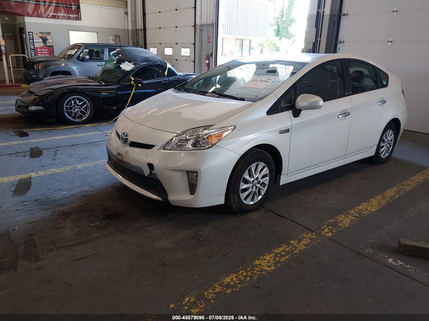 2013 Toyota Prius, Engine Burn, IAAI, VIN JTDKN3DP9D3046644 — photo 2