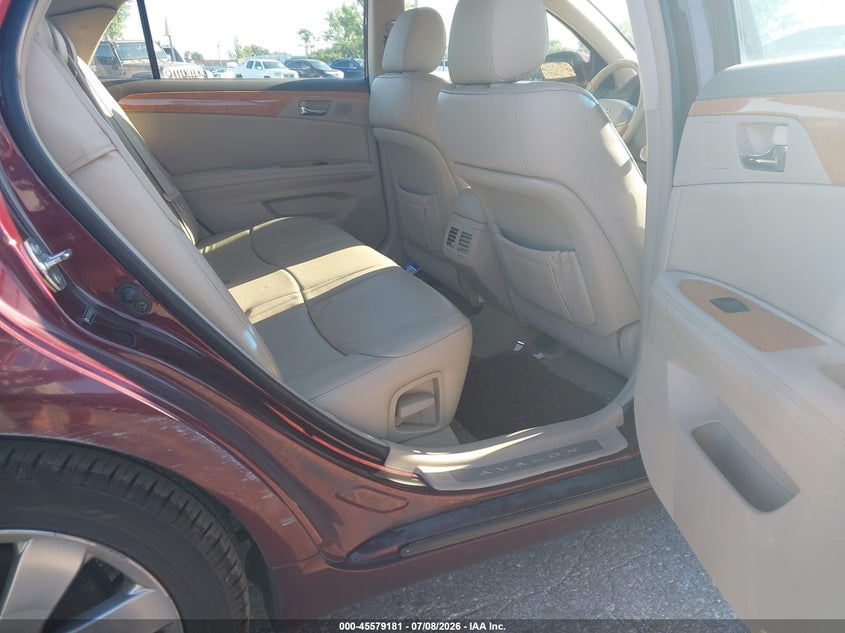2005 TOYOTA AVALON auction photo 8