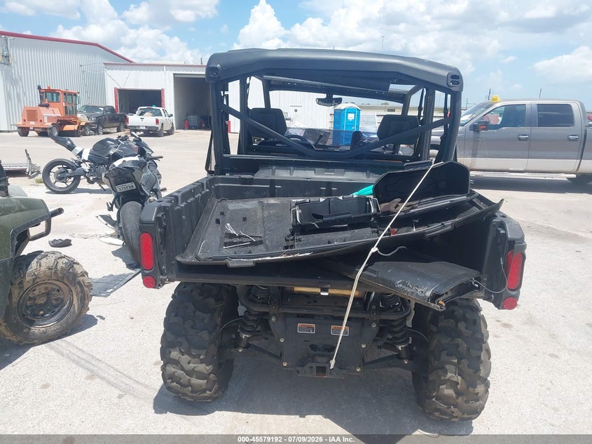 CAN-AM DEFENDER MAX 2024