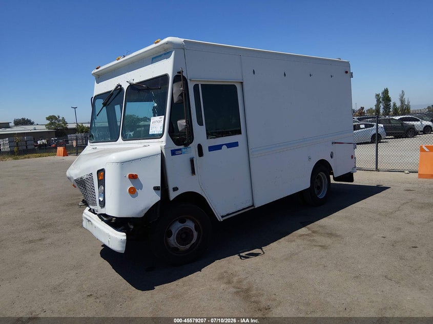 2000 WORKHORSE CUSTOM CHASSIS FORWARD CONTROL CHASSIS auction photo 2