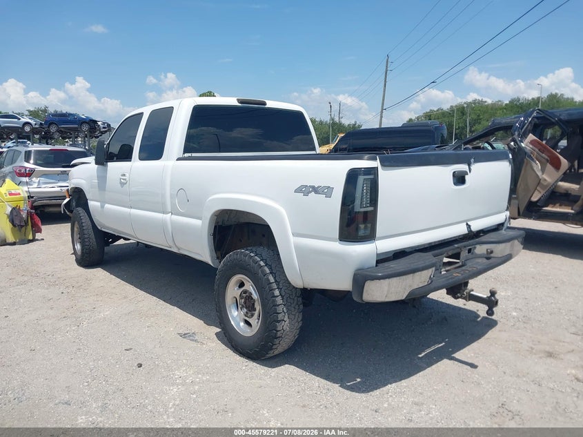 2003 CHEVROLET SILVERADO 2500HD auction photo 3