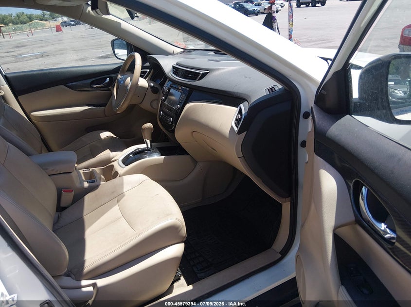2015 NISSAN ROGUE auction photo 5
