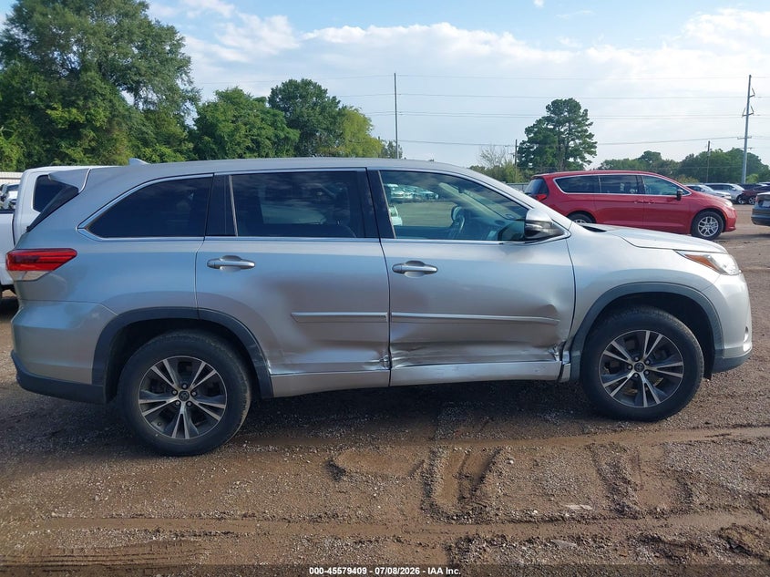 2017 TOYOTA HIGHLANDER auction photo 6