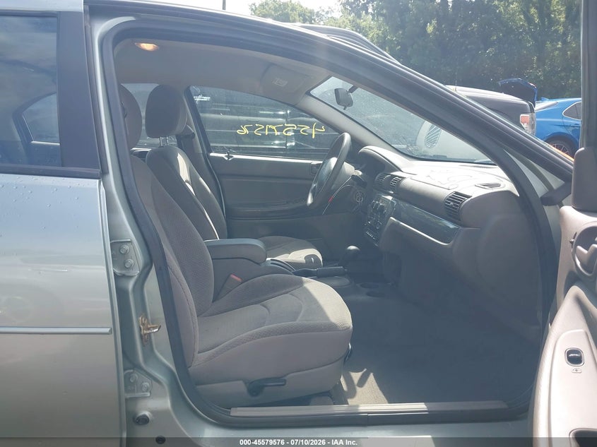 2004 CHRYSLER SEBRING auction photo 5