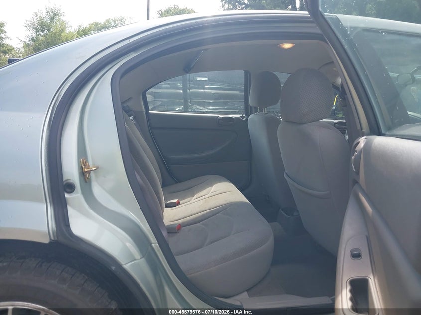 2004 CHRYSLER SEBRING auction photo 8
