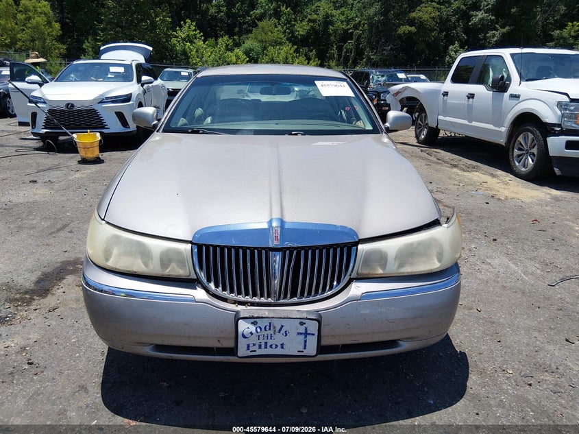 2000 Lincoln Town Car Executive VIN: 1LNHM81W9YY914300 Lot: 45579644
