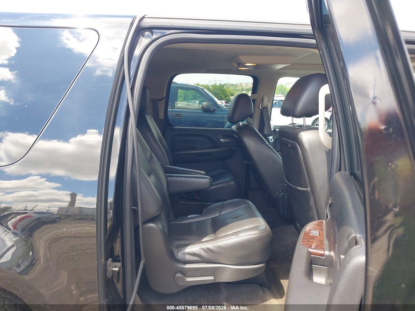 2012 GMC YUKON XL 1500 auction photo 8