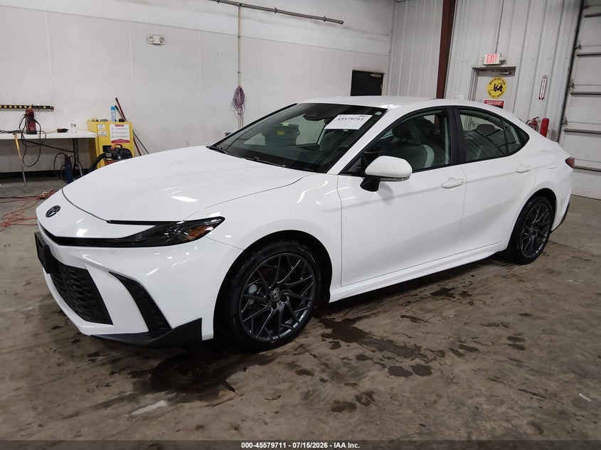 2025 Toyota Camry, Град, IAAI, VIN 4T1DBADKXSU537589 — фото 2