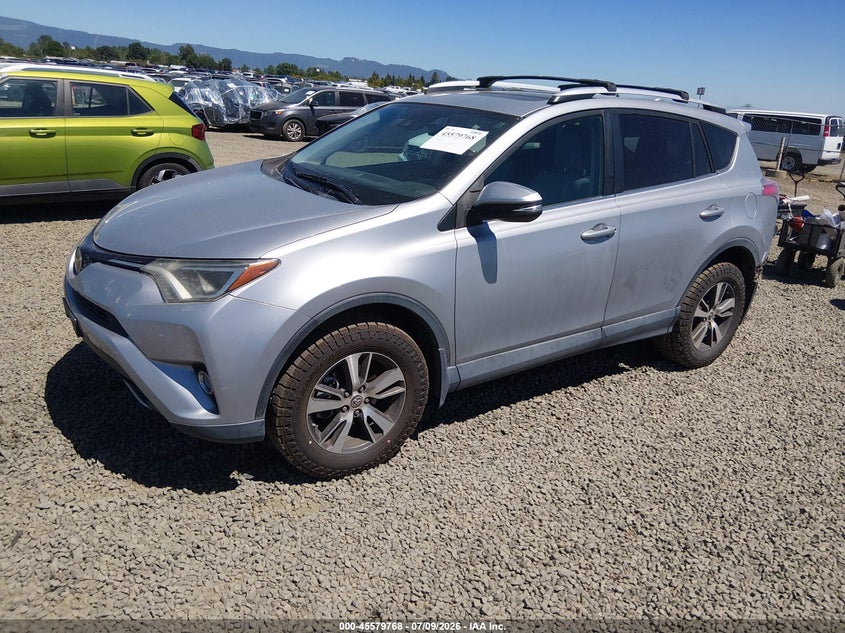 2017 Toyota RAV 4, Удар сзади, IAAI, VIN 2T3RFREV2HW687617 — фото 2