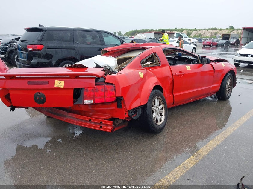 2008 FORD MUSTANG auction photo 4