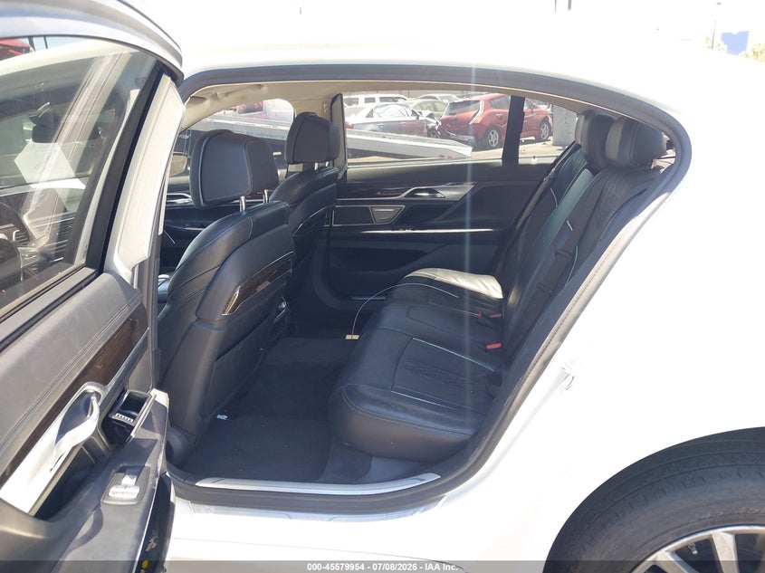 2022 BMW 740 auction photo 8