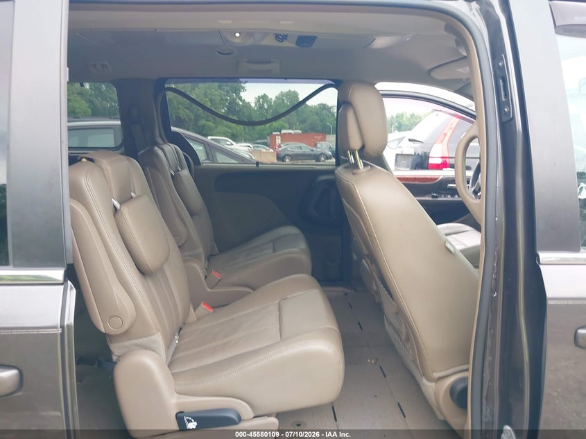 2015 Chrysler Town & Country Touring VIN: 2C4RC1BG5FR589575 Lot: 45580109