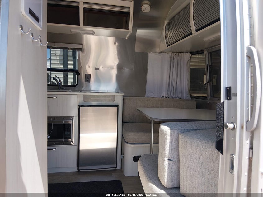 2021 AIRSTREAM BAMBI auction photo 5