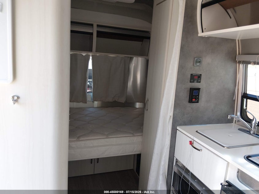 2021 AIRSTREAM BAMBI auction photo 8