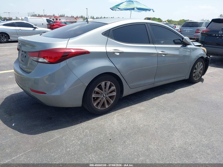 2015 HYUNDAI ELANTRA auction photo 4