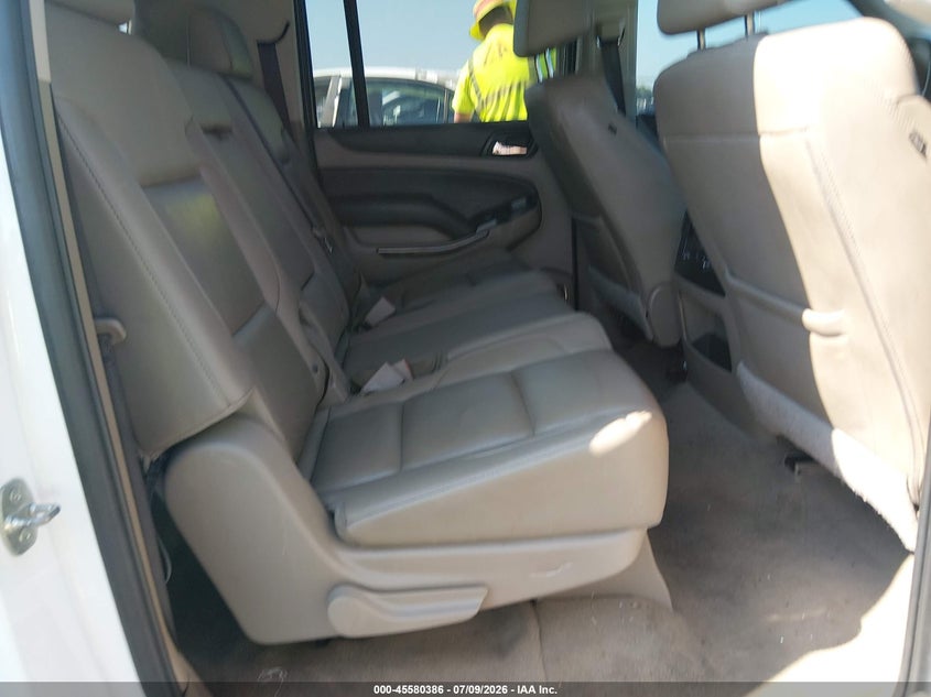 CHEVROLET SUBURBAN - zdjęcie 8
