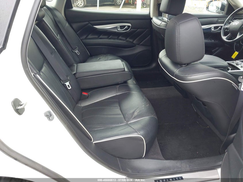 2017 INFINITI Q70L auction photo 8