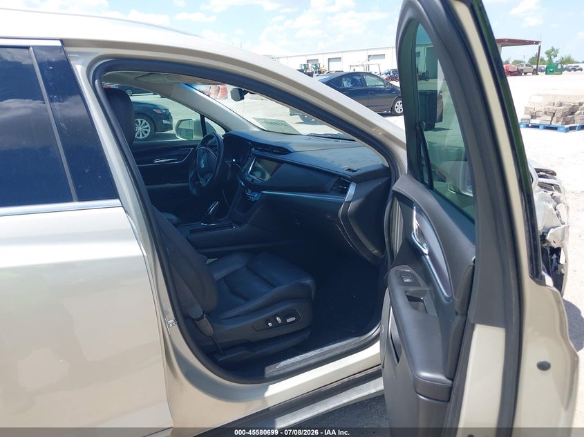 2017 CADILLAC XT5 auction photo 5