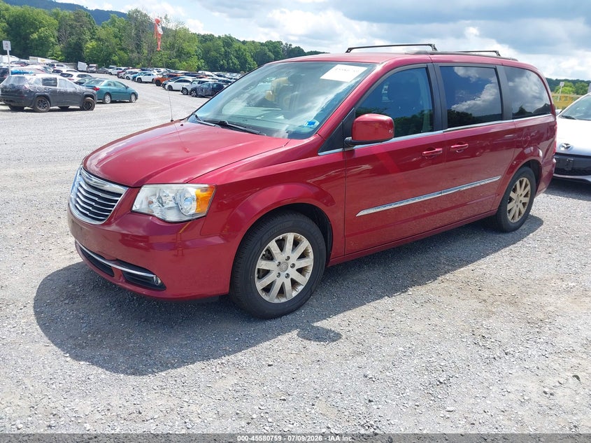 2015 CHRYSLER TOWN & COUNTRY auction photo 2