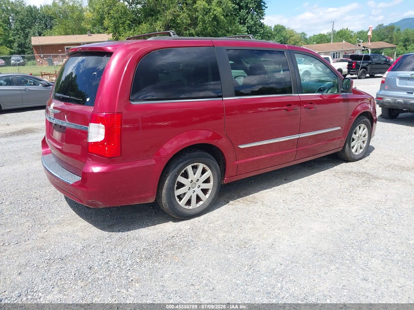 2015 CHRYSLER TOWN & COUNTRY auction photo 4