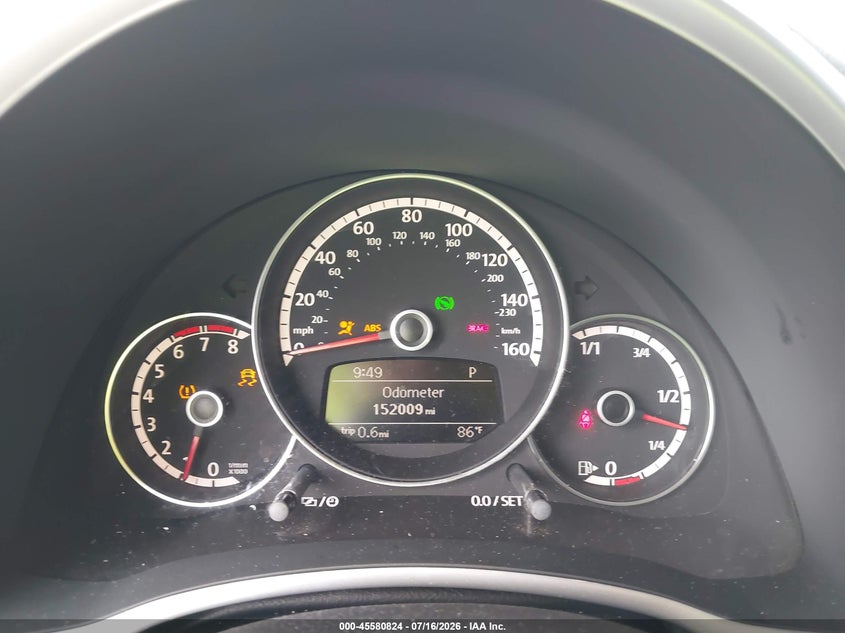 2013 Volkswagen Beetle 2.5L VIN: 3VW5P7AT6DM812826 Lot: 45580824