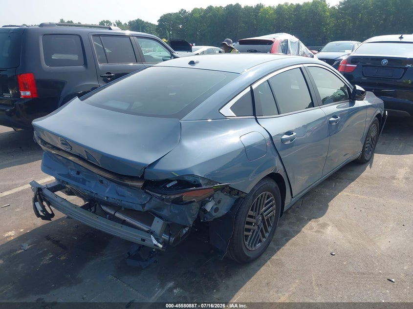 2026 NISSAN SENTRA auction photo 4
