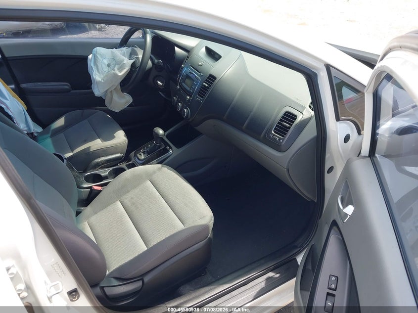 2017 KIA FORTE auction photo 5