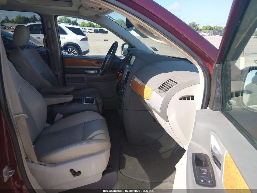AtlanticExpress - Chrysler Town & Country
