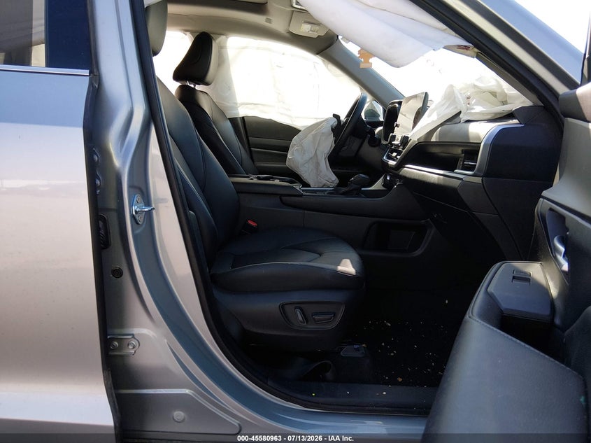 2025 TOYOTA GRAND HIGHLANDER auction photo 5